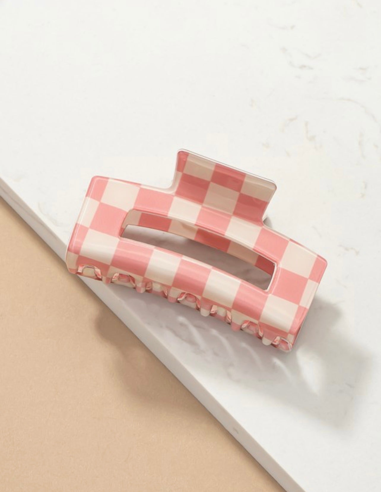 Large checkered clips