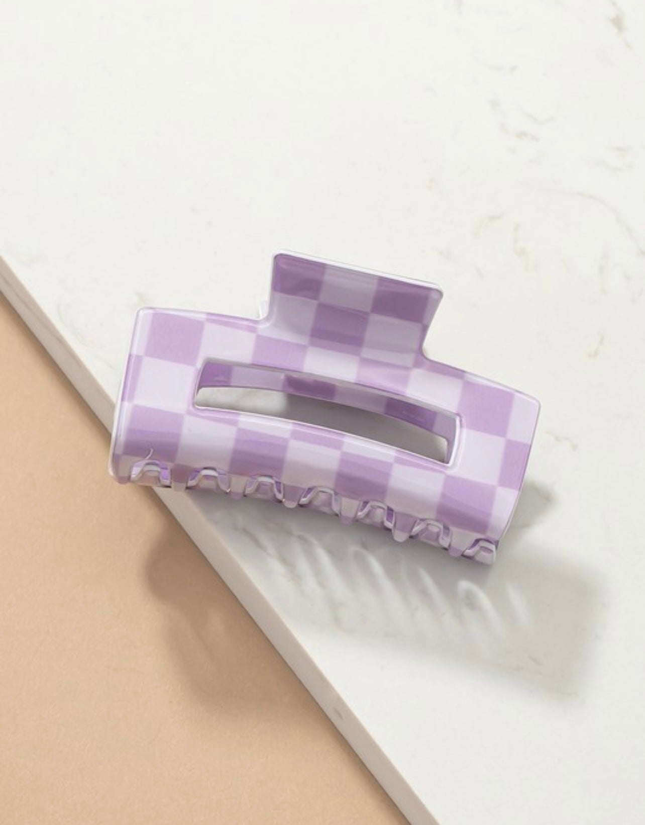 Large checkered clips
