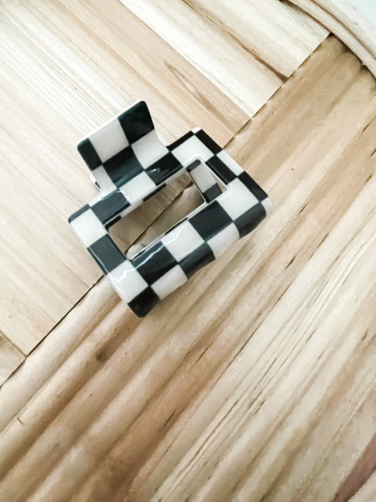 Small checkered clip