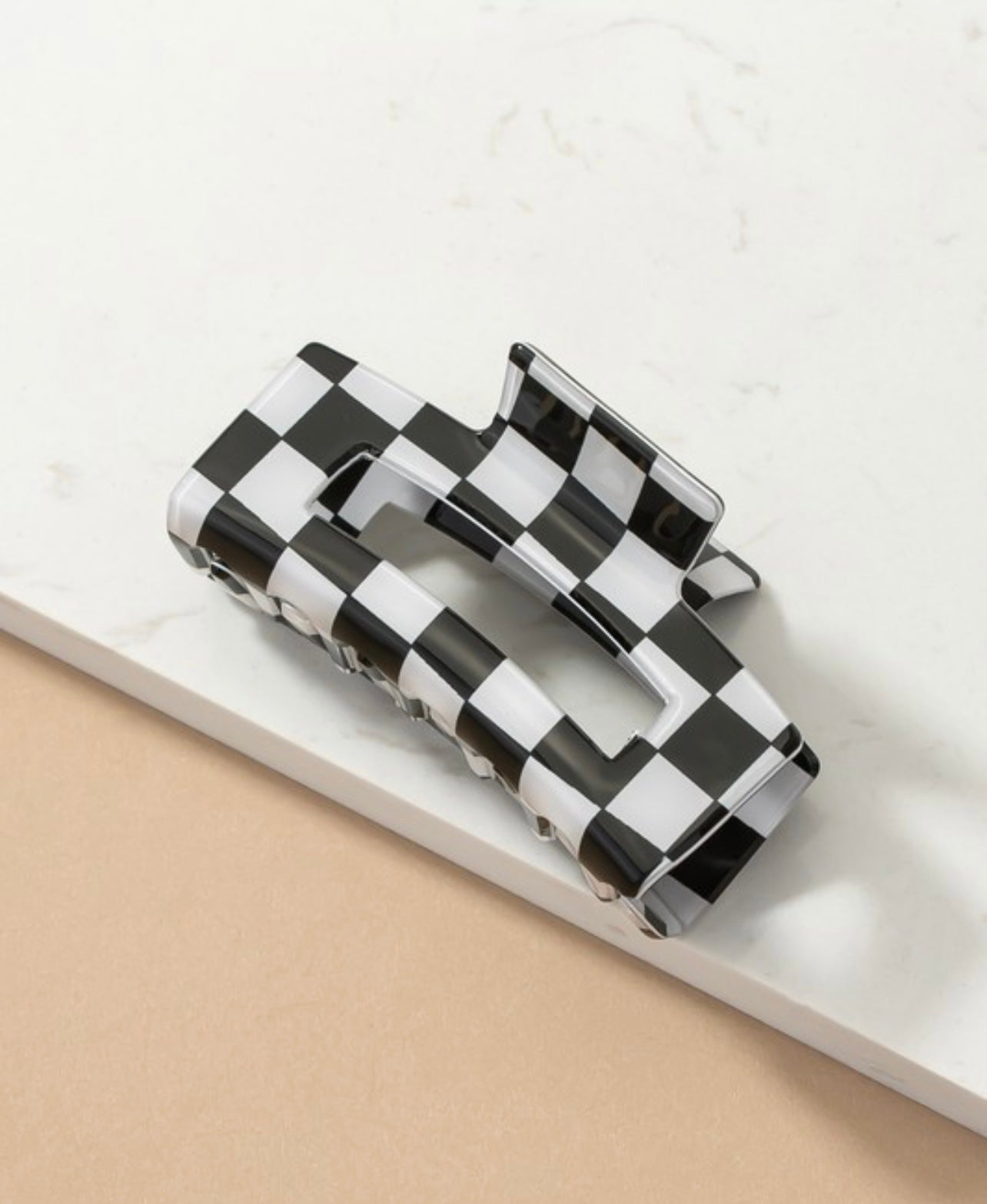 Large checkered clips